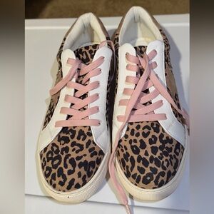 Leopard Print Women's Sneakers with Pink Accents